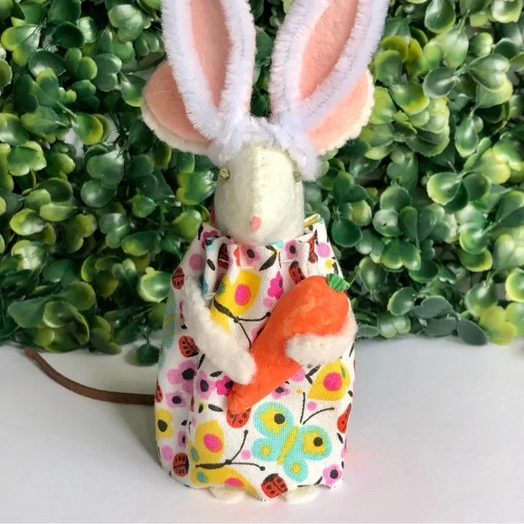 Bunny ears mouse hand-sewn felt carrot art doll Hand Crafted handmade - Picture 4 of 9